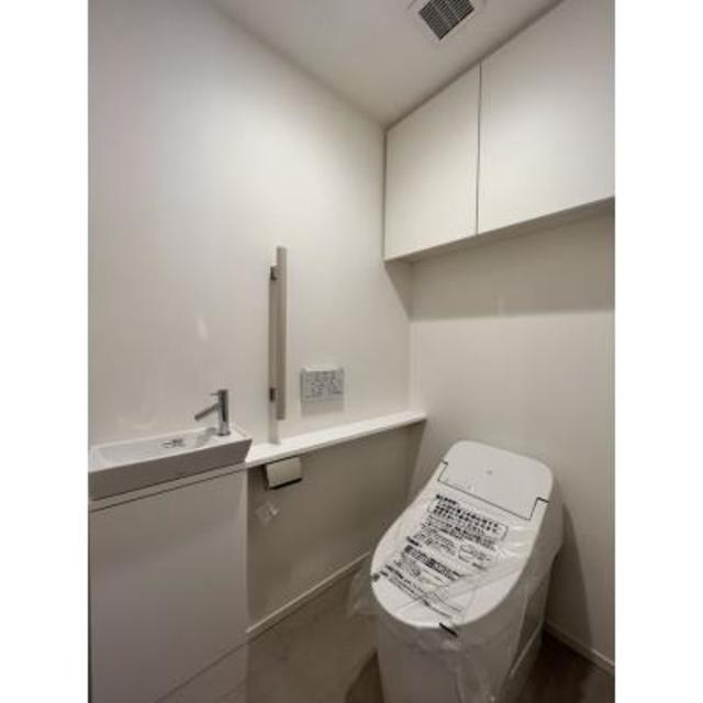 トイレ　※写真は同タイプ住戸です。