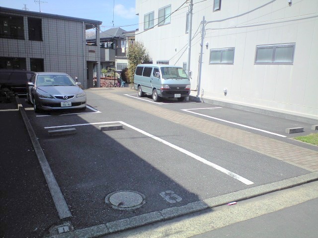 駐車場　敷地内駐車場