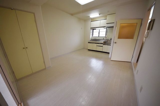 居室・リビング　★ダイニングテーブル置けますね★