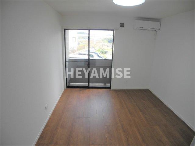 居室・リビング　※室内画像は別号室のもの