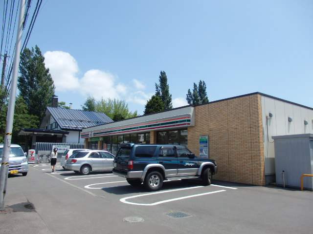 コンビニ　セブンイレブン（コンビニ）まで192m