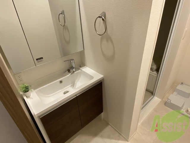 洗面設備　洗面化粧台です、毎日の身だしなみはこちらで