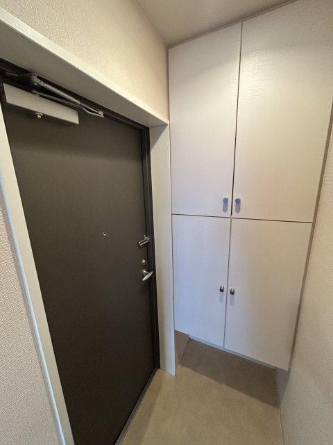 玄関　同物件別号室のものです。
