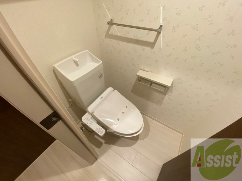 トイレ　トイレです。ウォシュレット付を探している方、おすすめです。