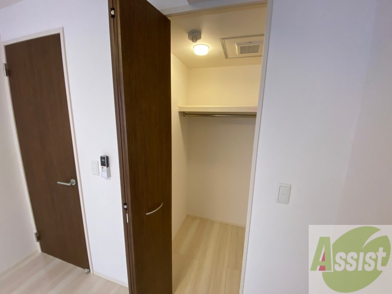 収納　寝室の収納です。部屋がすっきり片付きます。