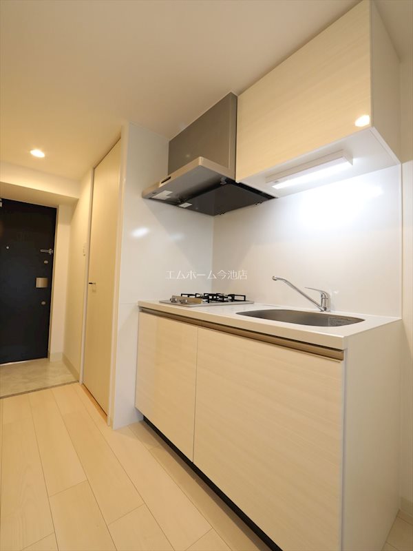 キッチン　システムキッチン（ガス2口コンロ付）