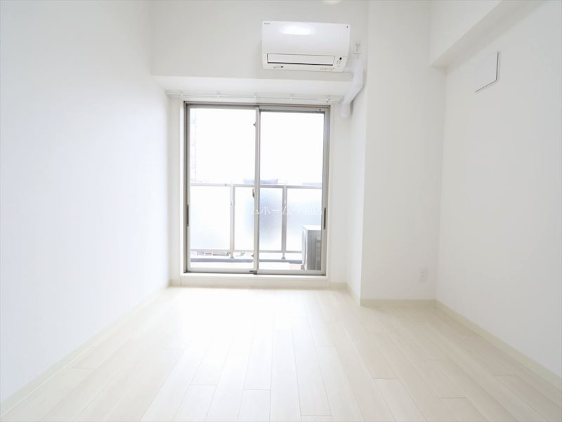 その他部屋・スペース　洋室6.0帖　エアコン完備　バルコニーに面しています