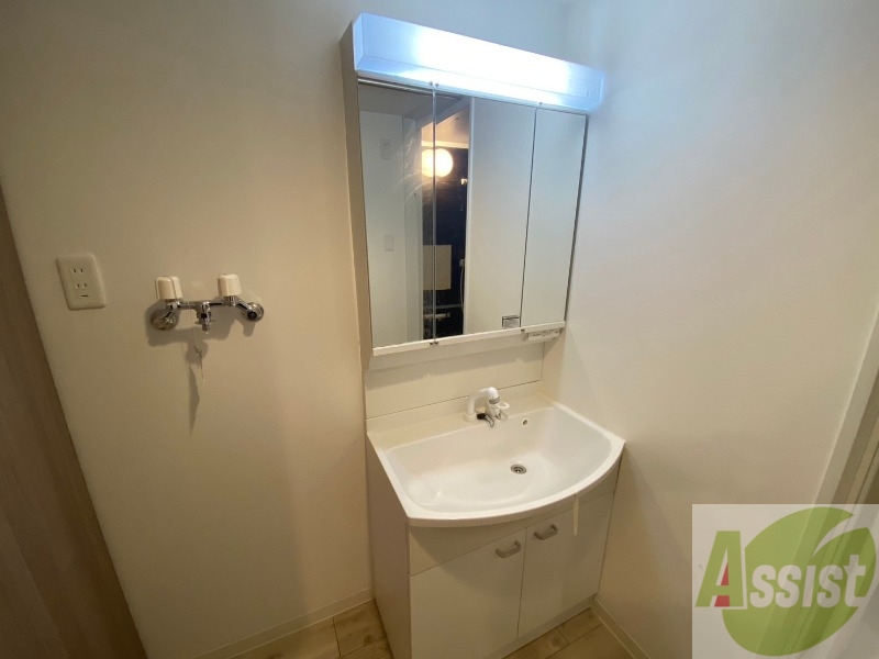 洗面設備　洗面台は独立していて使いやすそうですね。