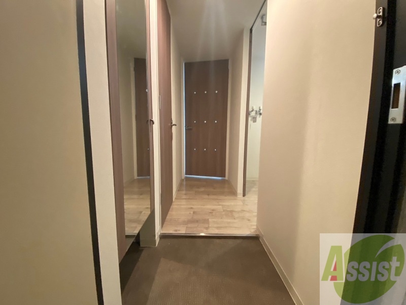 玄関　玄関の様子です。明るい印象ですね。気分もあがりそう。