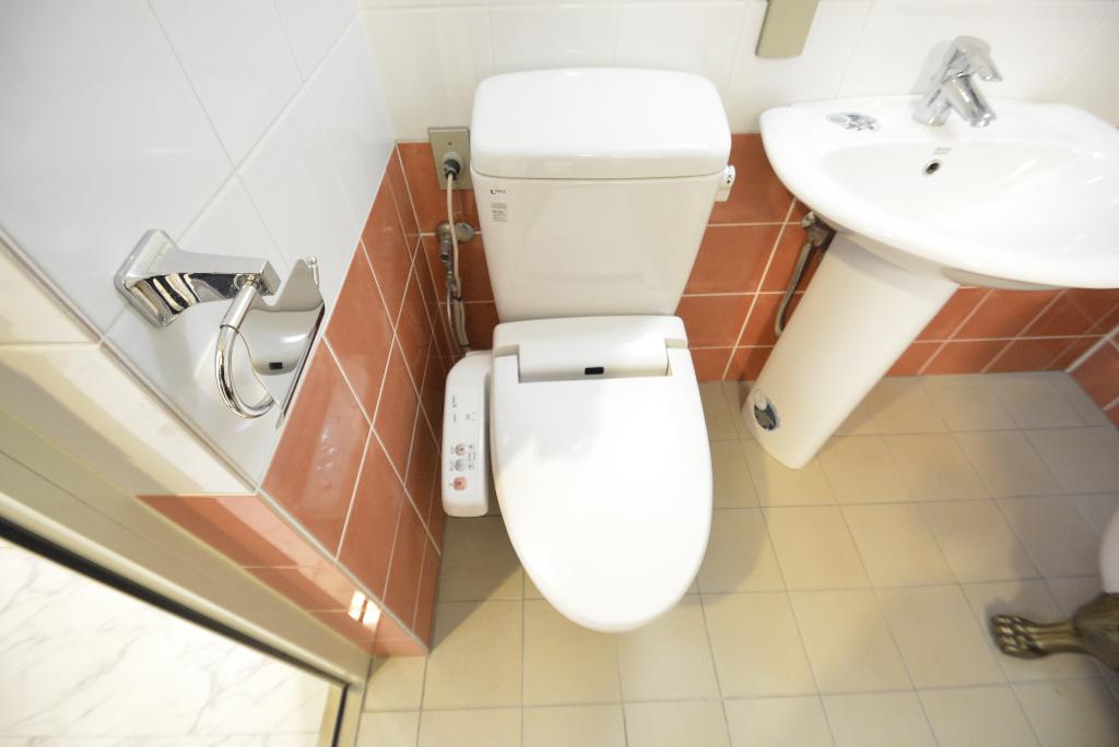 トイレ　シャワー付トイレ