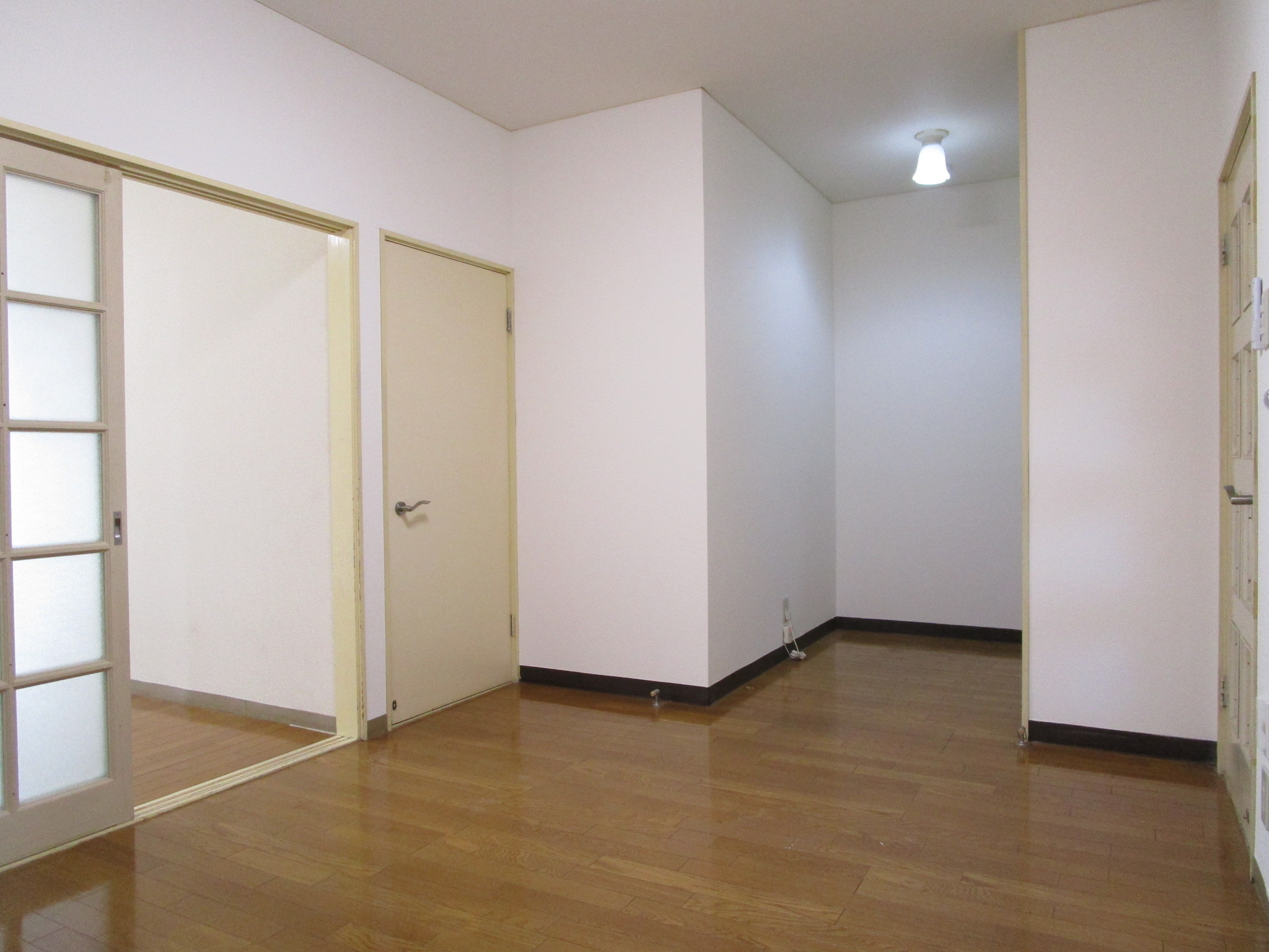 居室・リビング　同タイプ別室です