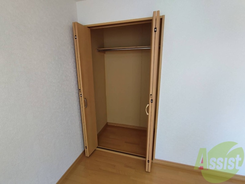 収納　寝室の収納です。部屋がすっきり片付きます。