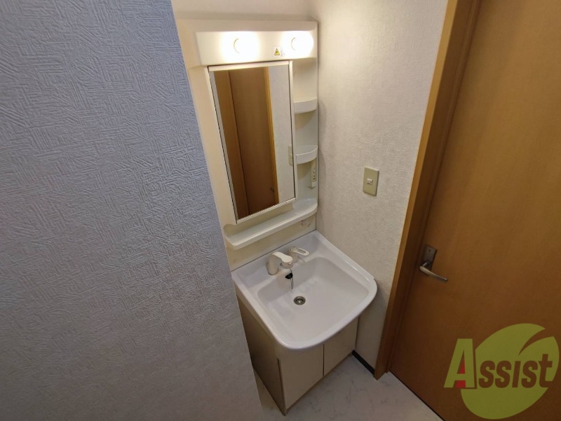 洗面設備　こちらに洗面台があります。朝の洗顔はこちらで。