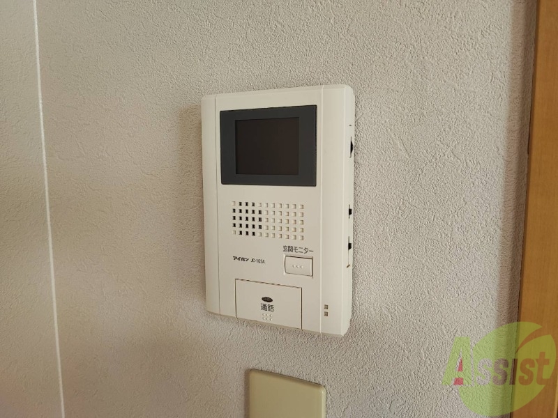 セキュリティ　モニター付きインターホンです。来客時も安心ですね。