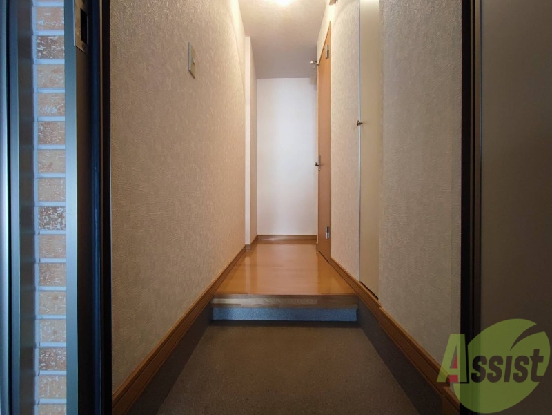 玄関　玄関の様子です。明るい印象ですね。気分もあがりそう。