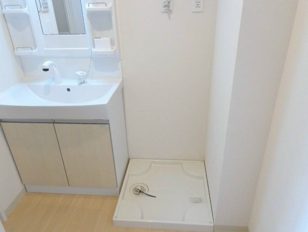 その他　室内洗濯機置場完備です。