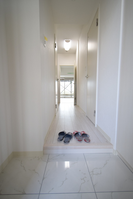 玄関　玄関から見える廊下です