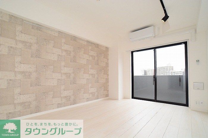 居室・リビング　カラータイプは茶です