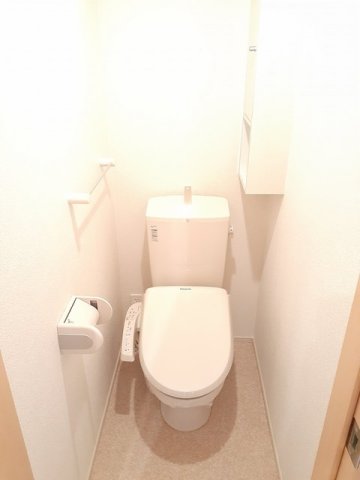 トイレ　清潔感のあるトイレです