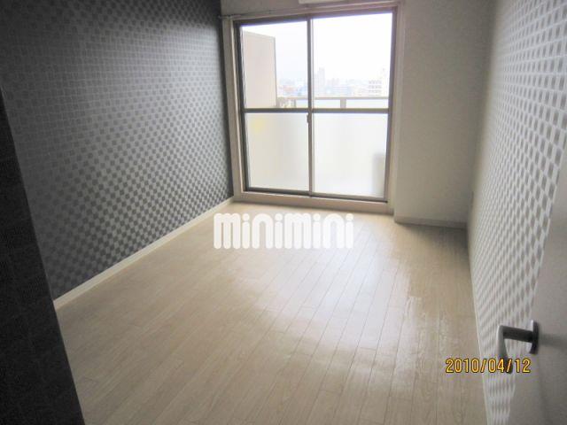 居室・リビング　６．２帖の明るい雰囲気のお部屋です