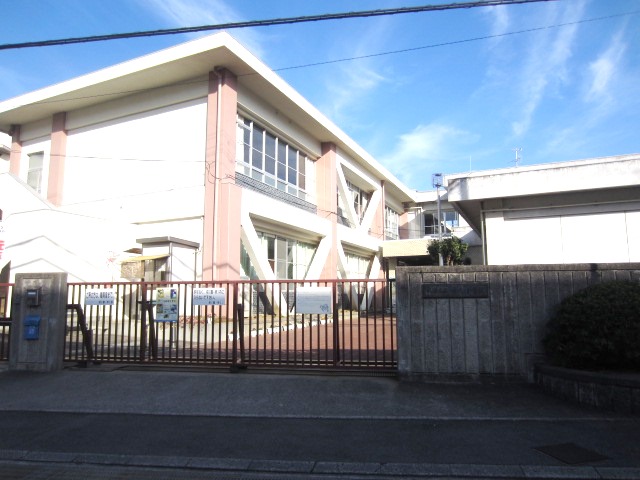 小学校　貝塚市立永寿小学校（小学校）まで799m