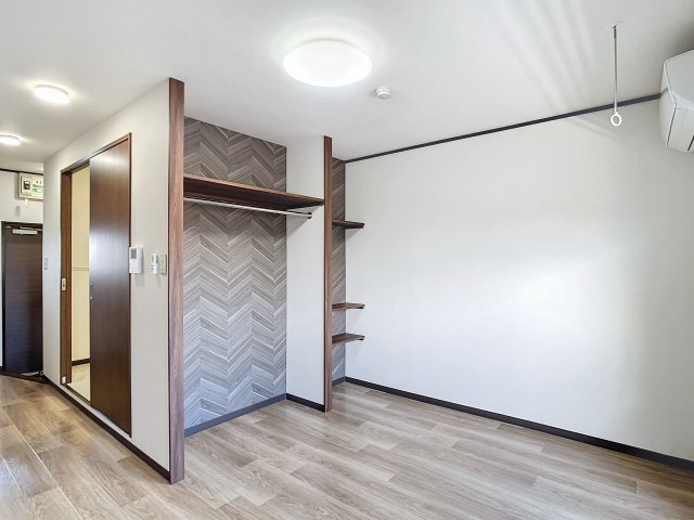 居室・リビング　掲載写真につきましては、同型モデルを掲載しておりますため、実