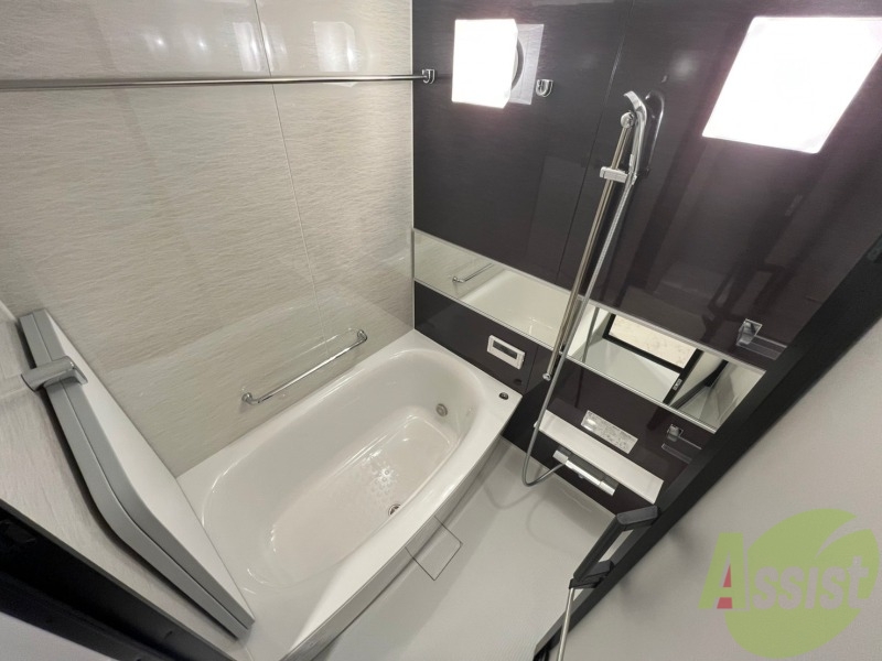 バス・シャワールーム　お風呂になります。一日の疲れを癒してくださいね。