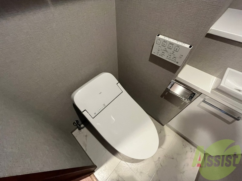 トイレ　ウォシュレット機能がついたトイレ。安心して使用できますね。