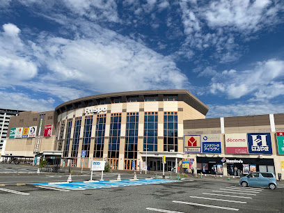 ショッピングセンター　フレスポ鳥栖（ショッピングセンター）まで723m