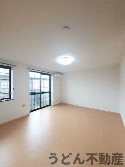 居室・リビング　うどん県のお部屋探しはうどん不動産へ うどんちゃんとLINE