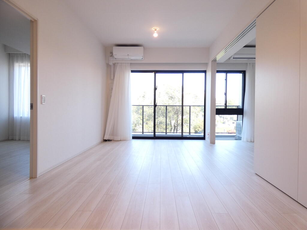 居室・リビング　内観