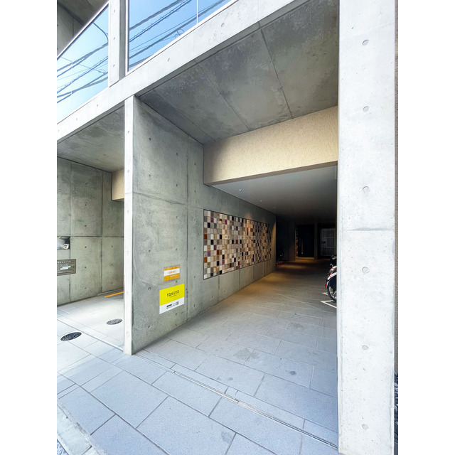 エントランス　ゆとりのあるエントランスです