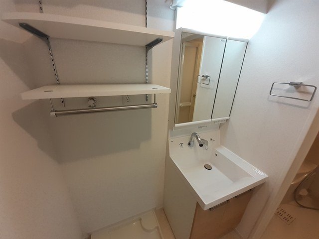 洗面設備　脱衣スペースもあります