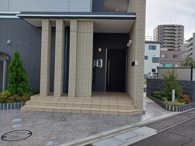 エントランス　ゆとりのあるエントランスです