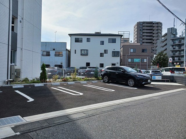 駐車場　駐車場に車を止められます