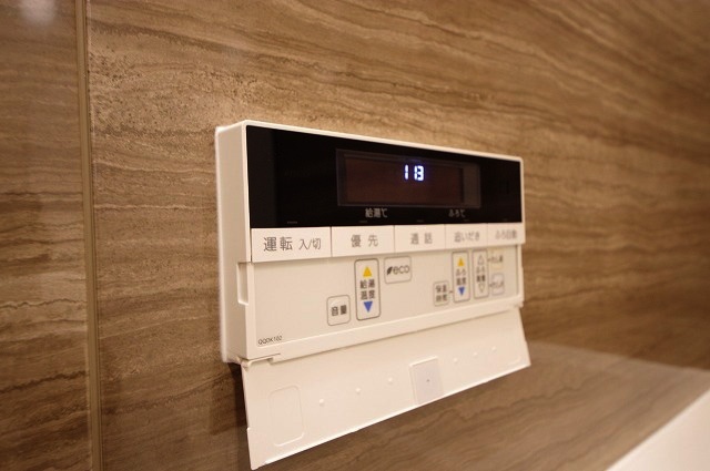 その他設備　浴室内追い焚きパネル