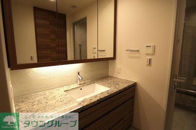 洗面設備　※写真は同タイプ住戸です。