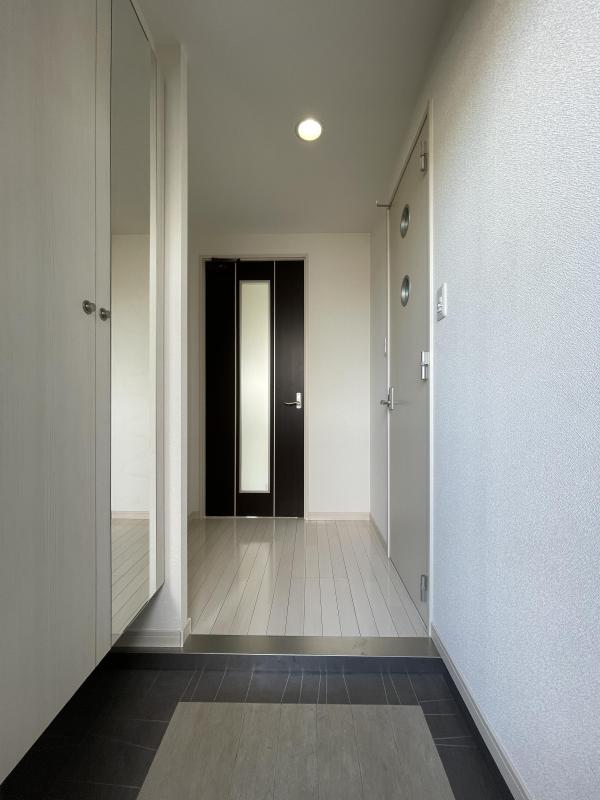 玄関　同タイプ・参考写真