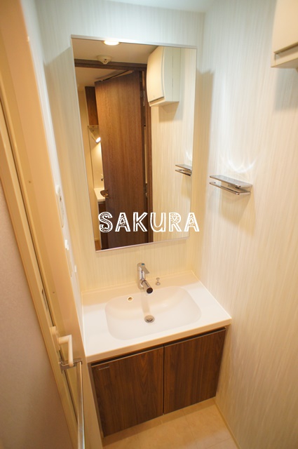 洗面設備　身支度に欠かせない独立洗面台♪