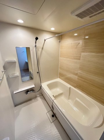 バス・シャワールーム　同物件、別号室の参考写真です。