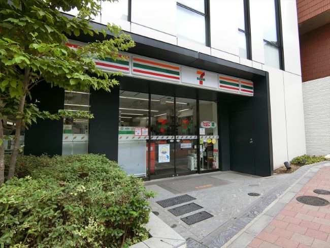 コンビニ　セブンイレブン 港区赤坂駅南店（コンビニ）まで202m