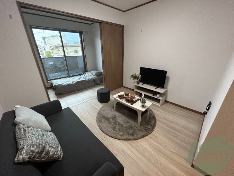 居室・リビング　８．１帖のＬＤＫです。写真の家具はイメージとなります。