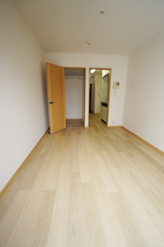 居室・リビング　写真は別号室のものです