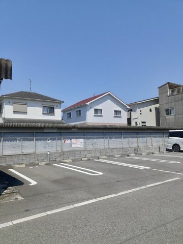 駐車場　駐車場に車を止められます