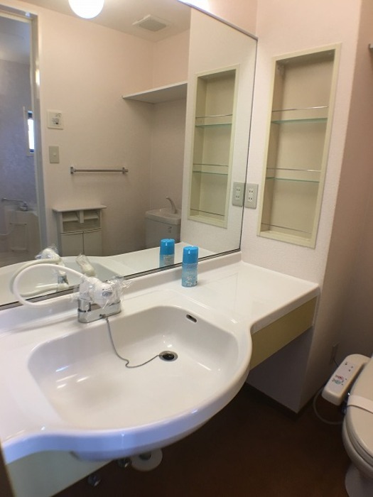 洗面設備　カウンター洗面台