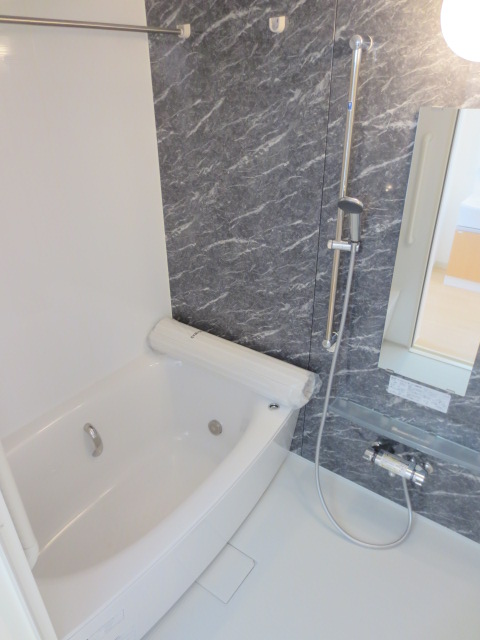 バス・シャワールーム　別の部屋の写真です