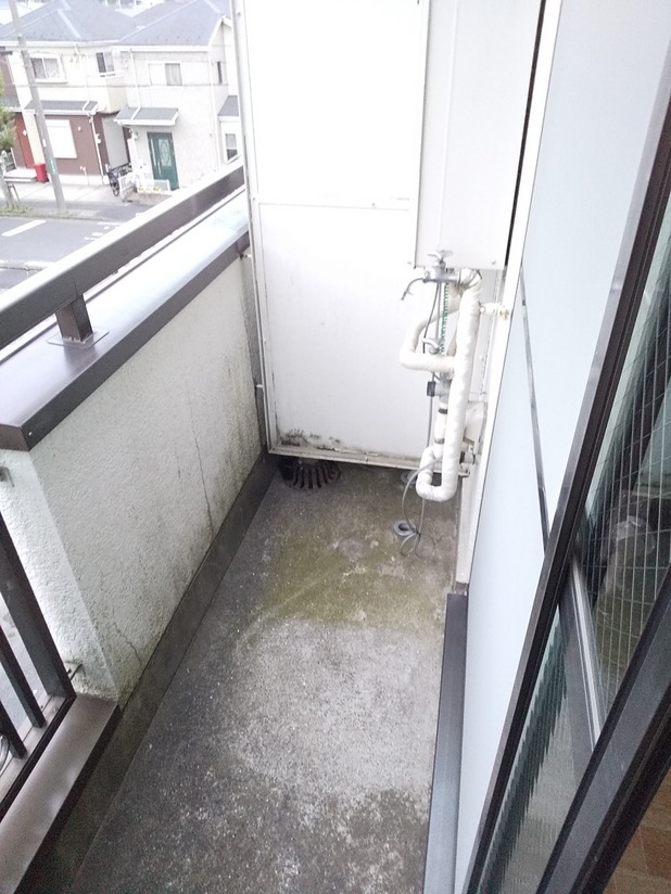 バルコニー　洗濯機置き場