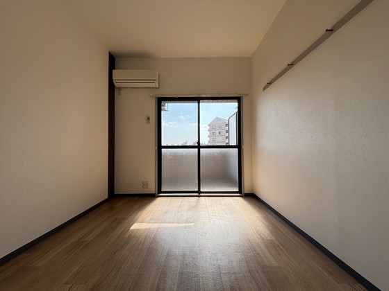 居室・リビング　※別部屋の写真です