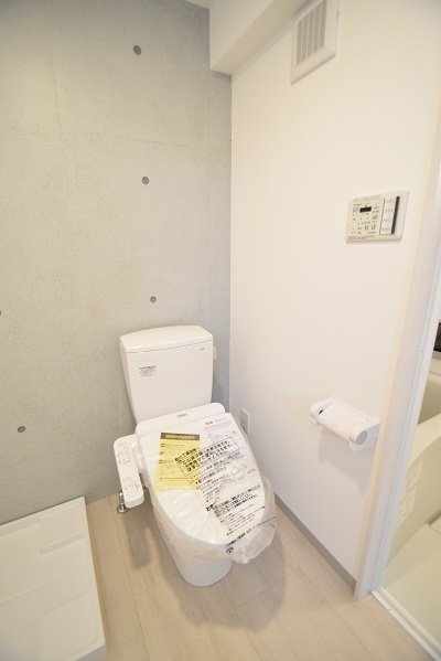 トイレ　温水洗浄便座