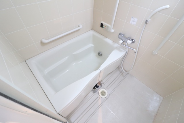 バス・シャワールーム　追い焚き付バスルーム